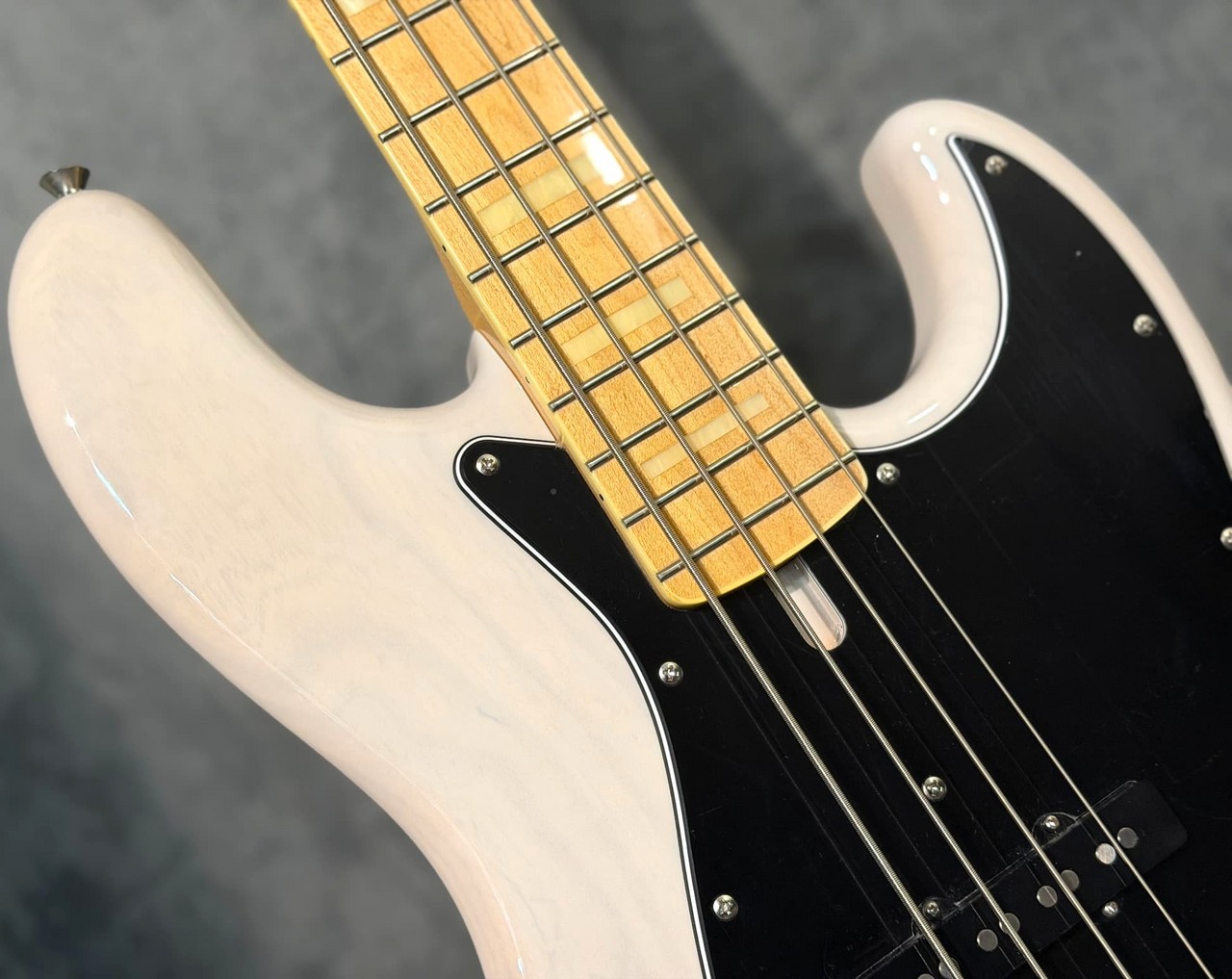 FUJIGEN(FGN) 【店頭展示品大特価!!】NJB100MBAH -White Blonde