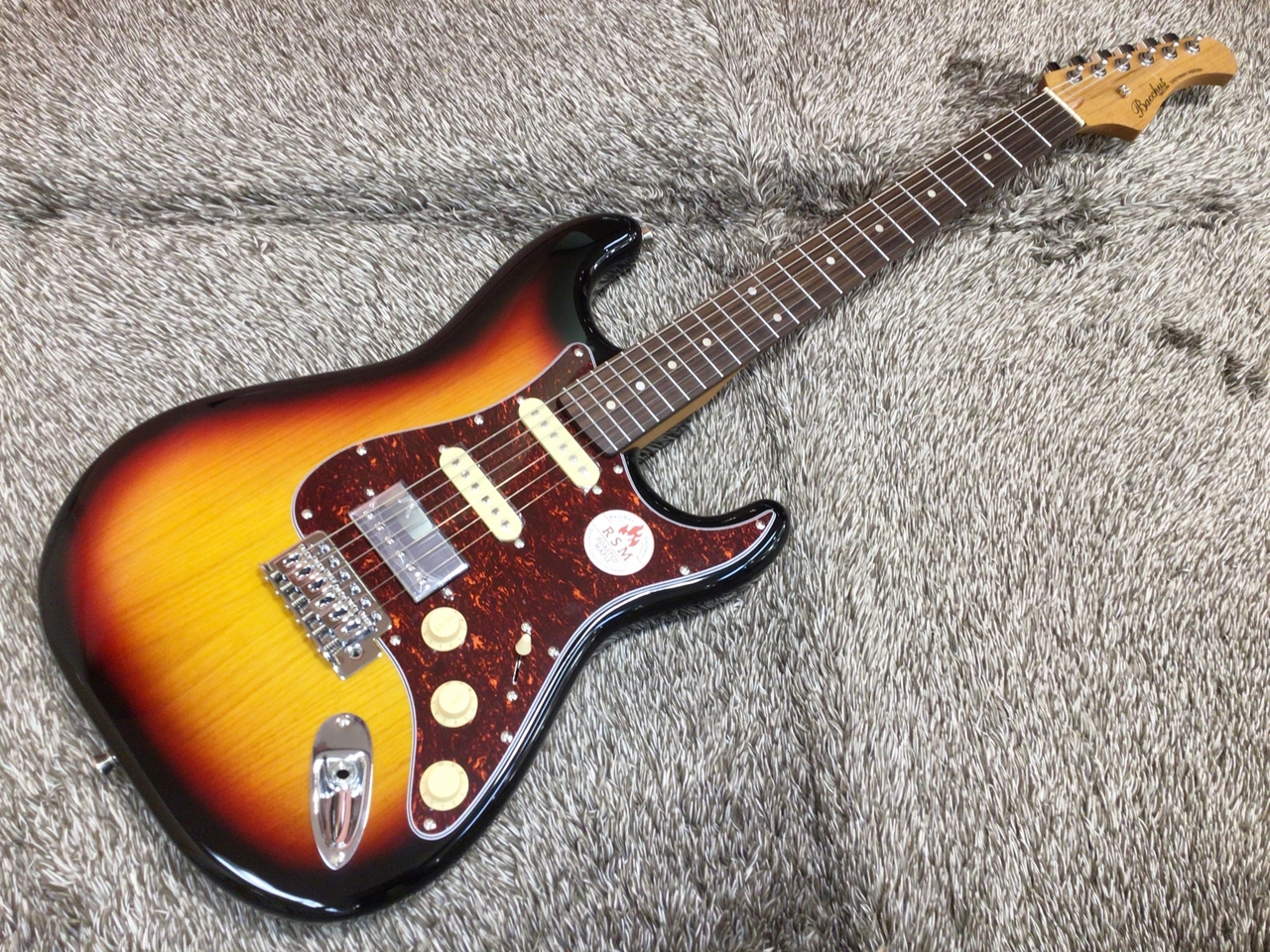 新品同様　Bacchus BTLC-1-RSM/R OWH　茶べっ甲ピックガード Bacchus 【現物画像】BTLC-1-RSM/R OWH バッカス 【 セブンパーク天美