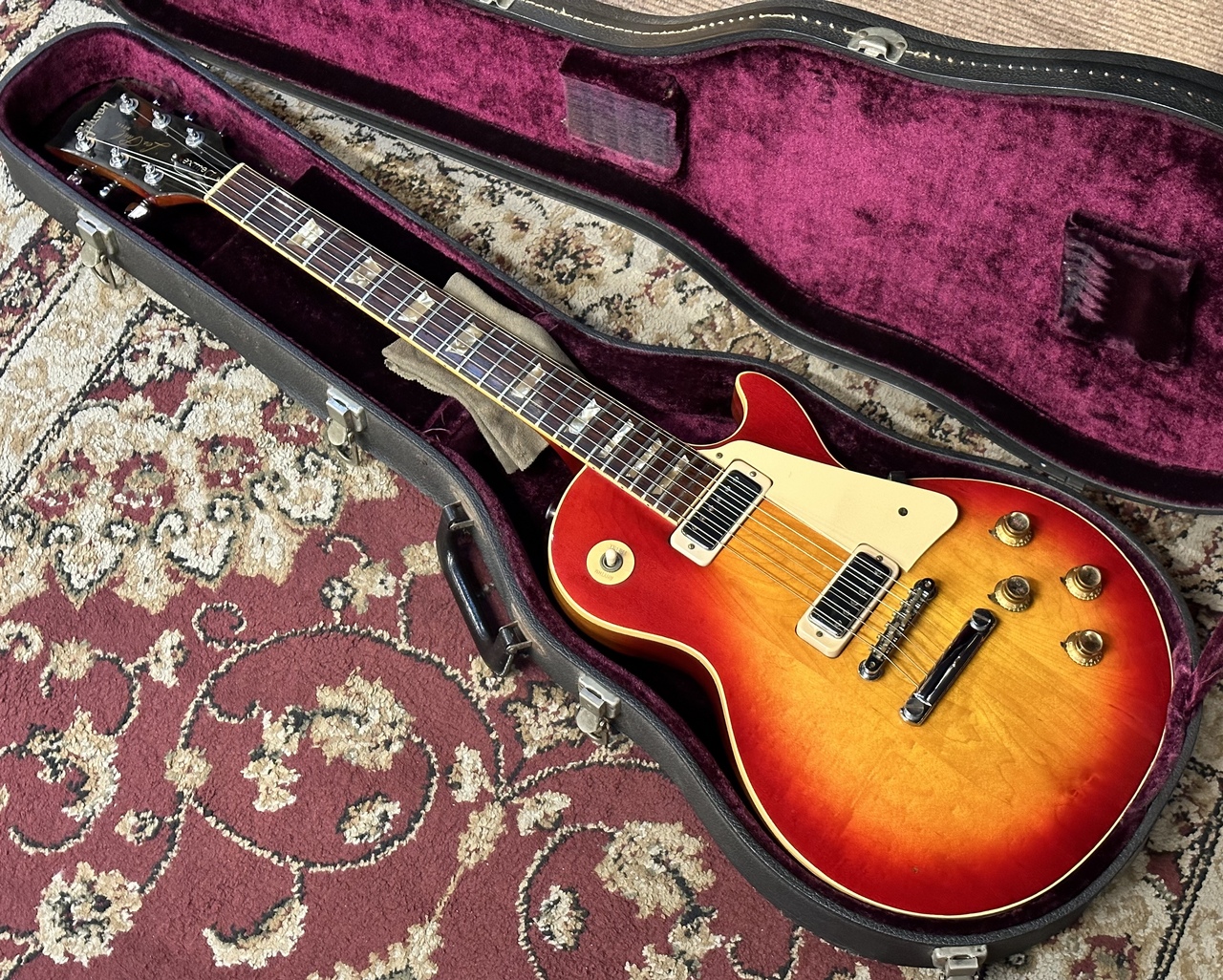 Gibson Les Paul Deluxe Cherry Sunburst 1974年製【4.79kg 