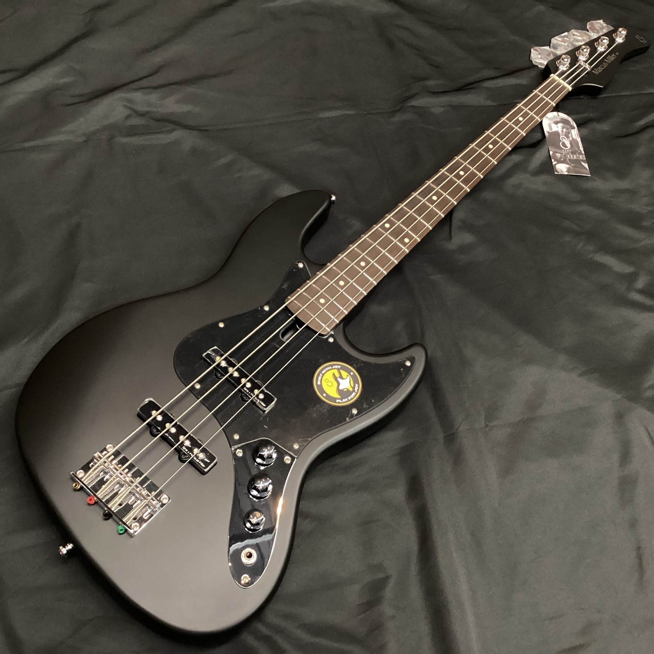 ほぼ新品★Demodee BELL 人形 バスケット付き バスケットボール 6号 スポンジボブ キャラクターズ カラフル