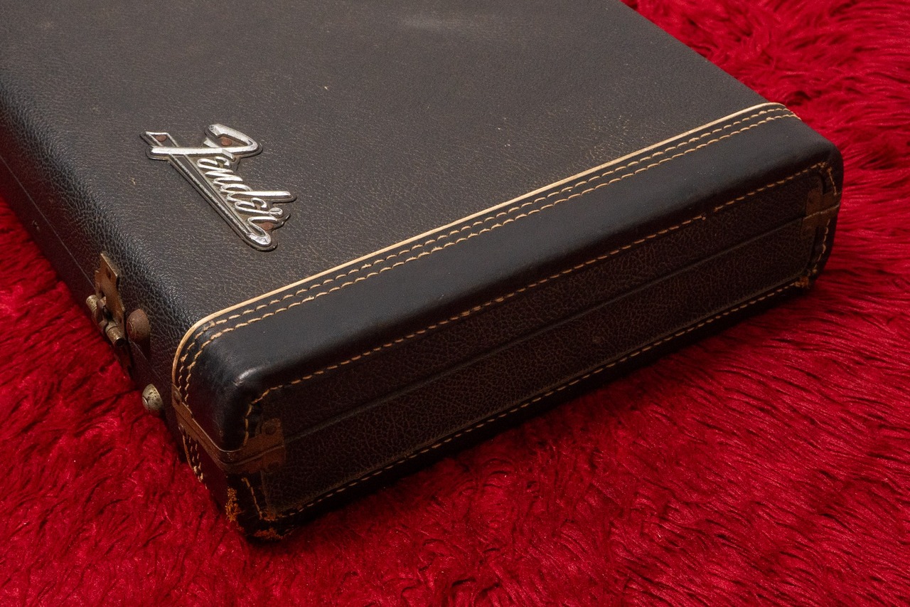 1970年代のフェンダーのベース用のブラックトーレックスケース　Fender Fender Early 70s Black Tolex Case for Jazz Bass【GIB横浜】（中古