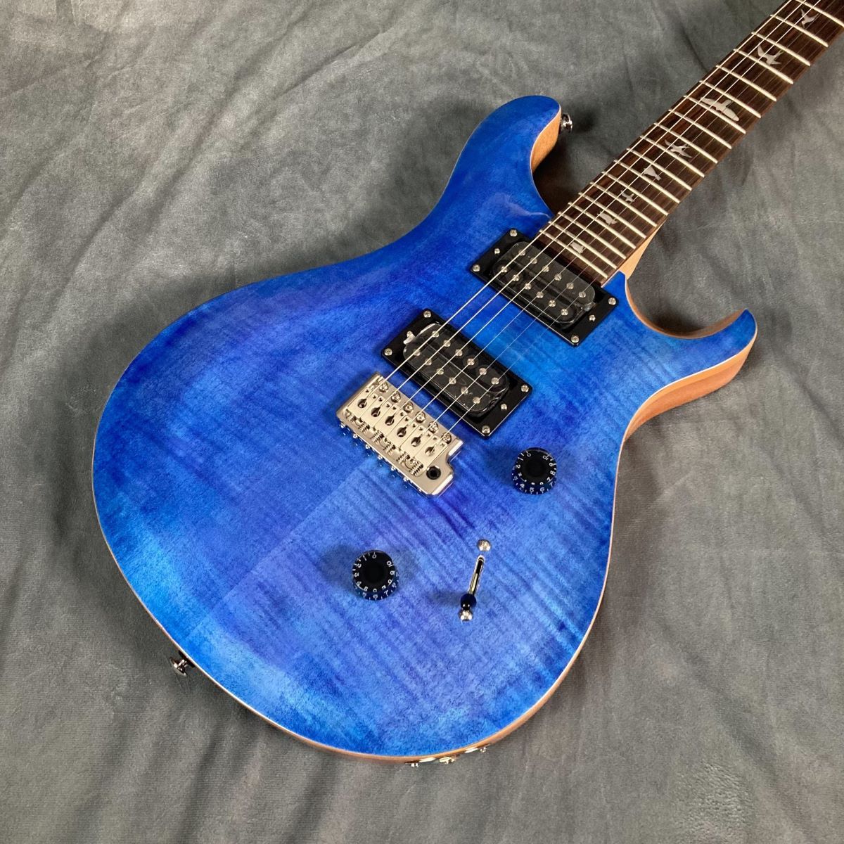 Paul Reed Smith(PRS) SE CUSTOM 24 エレキギター／Ｆａｄｅｄ Ｂｌｕｅ（新品/送料無料）【楽器検索デジマート】