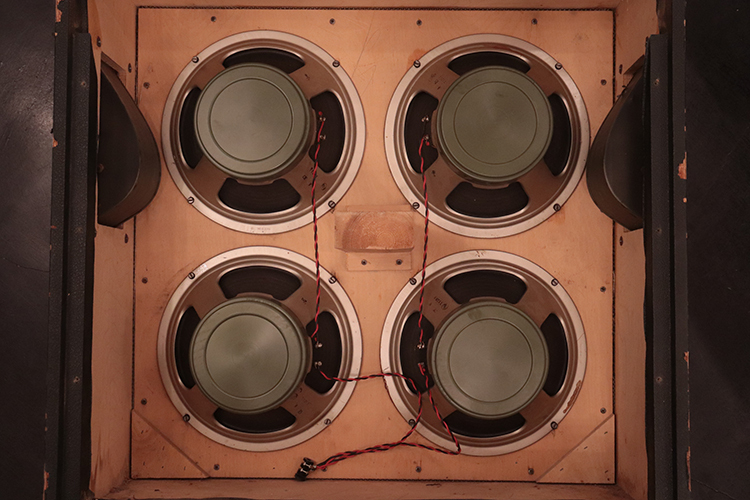 Marshall　キャビネット　G12L×4　スピーカーケーブル　1本おまけ付き Marshall キャビネット G12L×4 スピーカーケーブル 1本おまけ付き ギター
