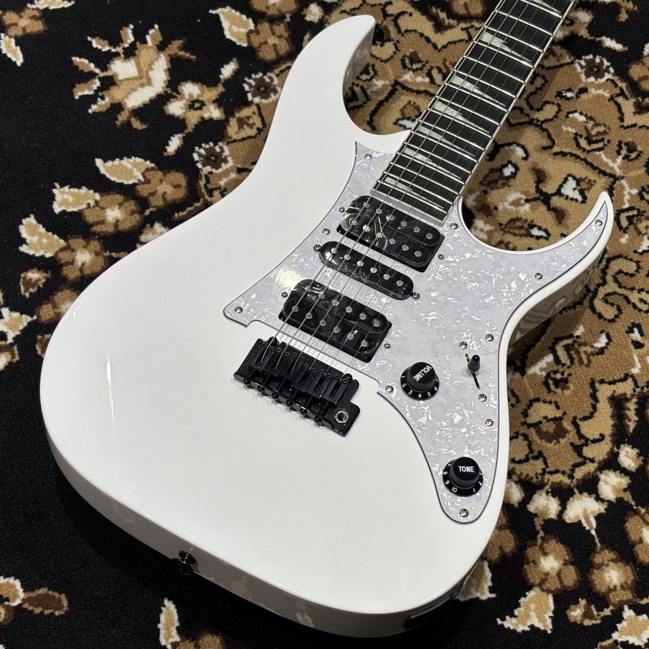 ギター Ibanez RGV250 WH 楽天市場】Ibanez RGV250 WH エレキギター初心者14点セット【Bluetooth