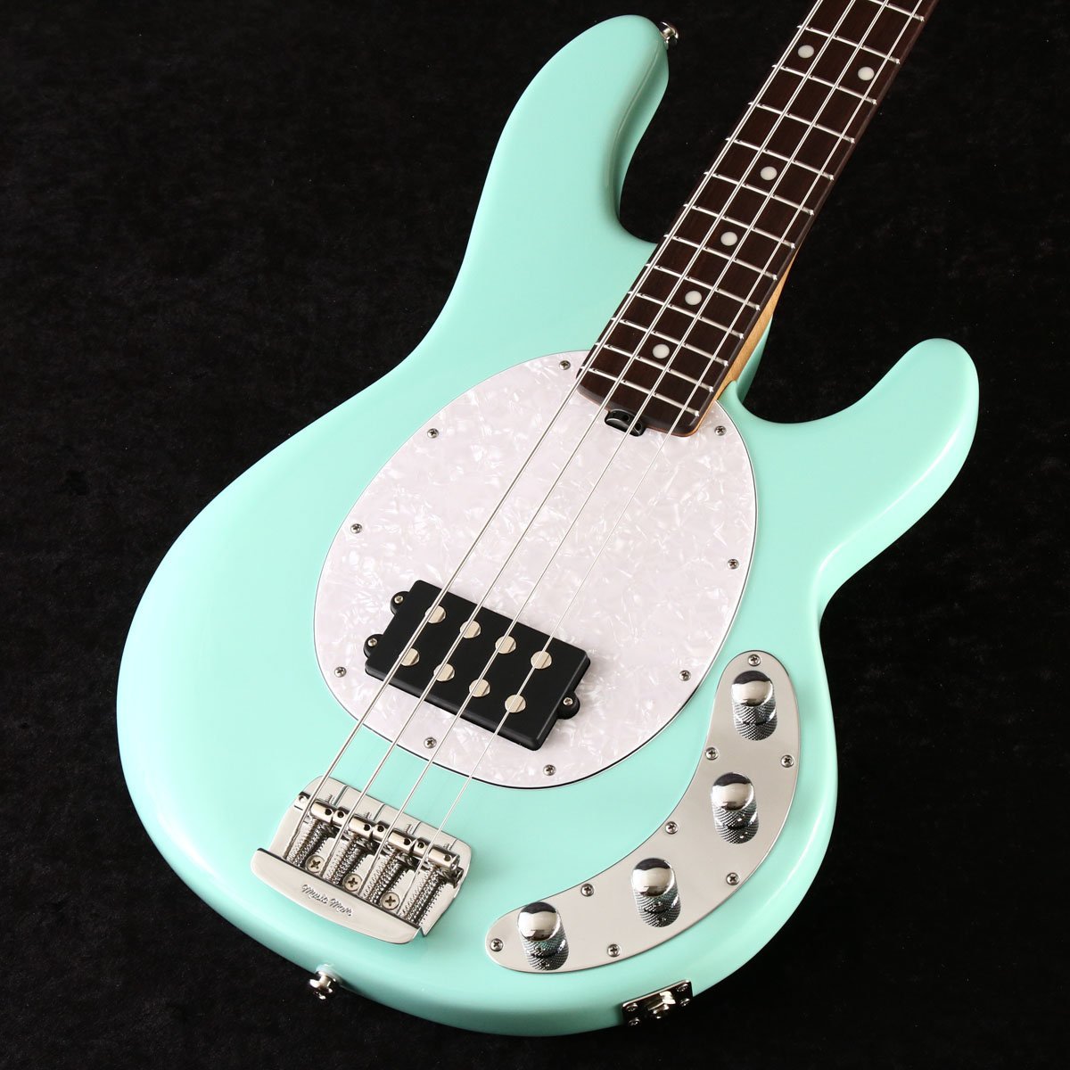 Stingray4 by Musicman（カリフォルニア製） Stingray4 by Musicman（カリフォルニア製）