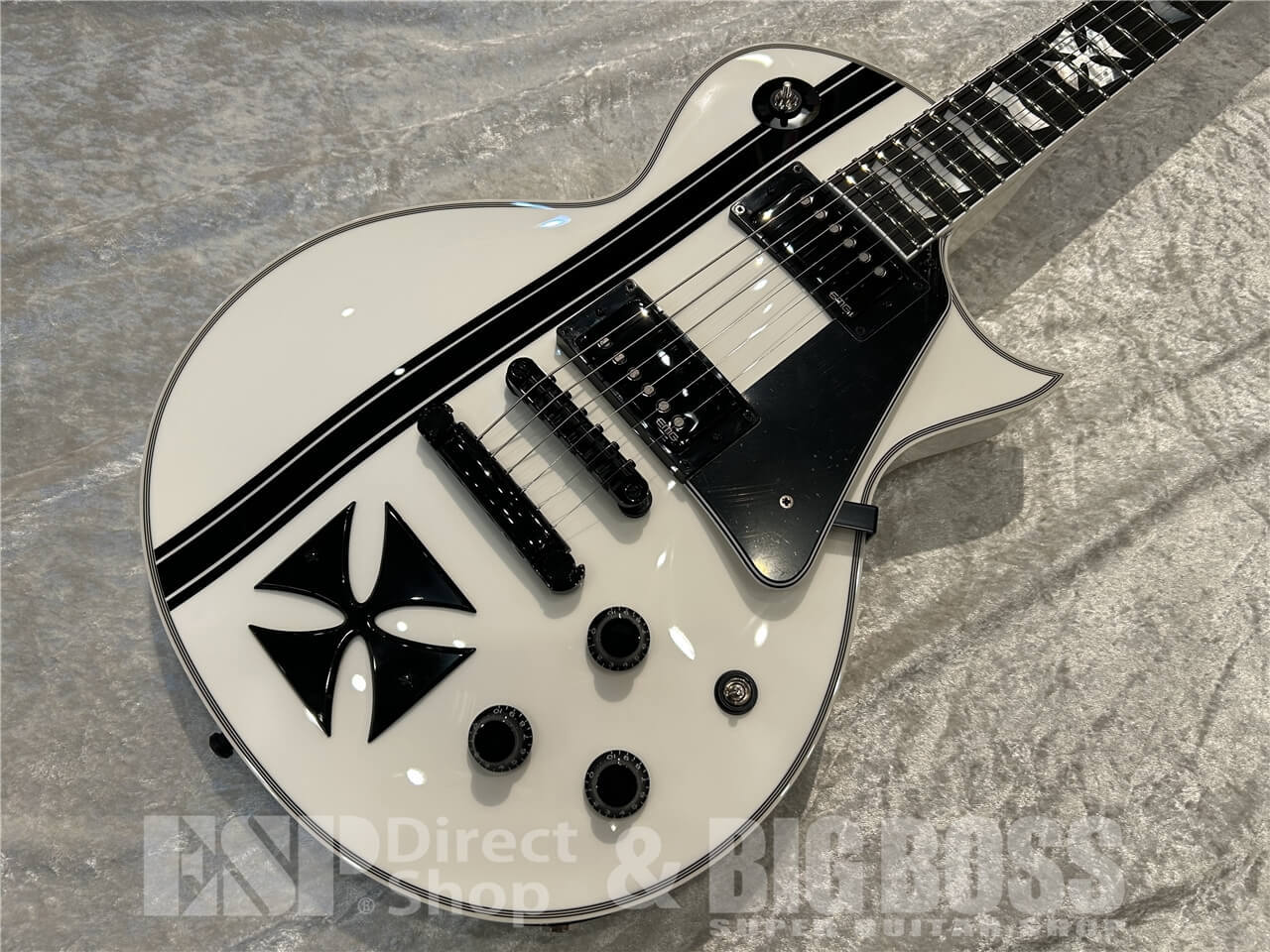 ESP IRON CROSS / Snow White w/Stripes Graphic 【即納可能】（新品