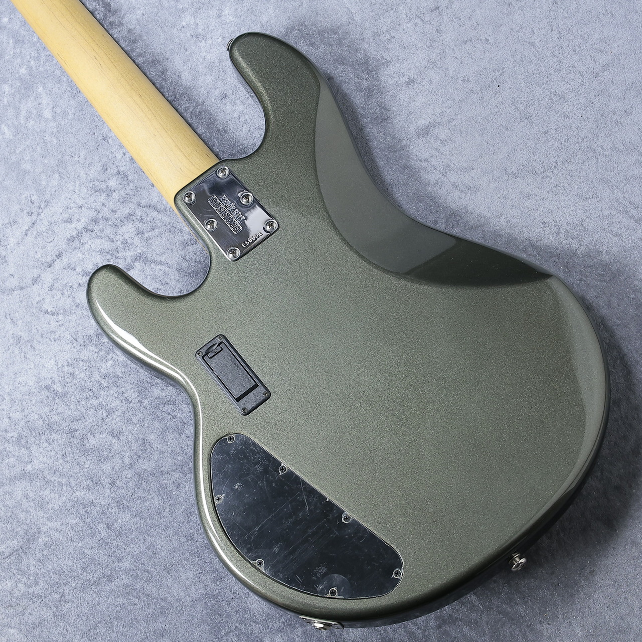 MUSIC MAN StingRay4 SH GP/M BK PG 【4.86kg】（中古）【楽器