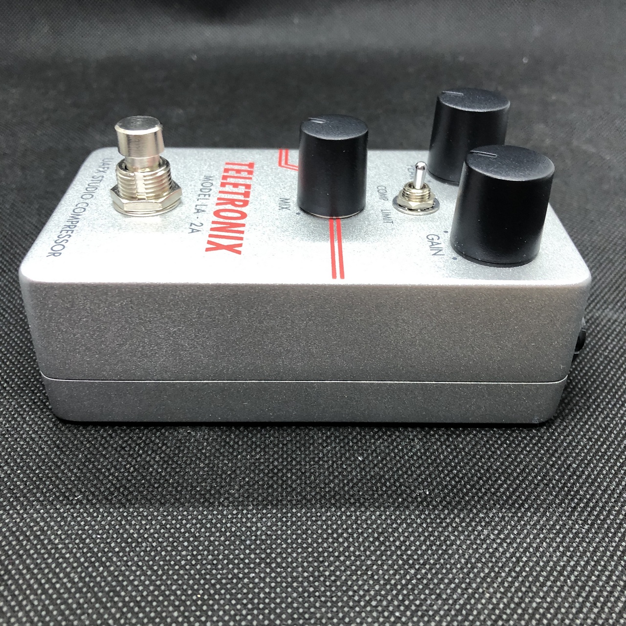 UAFX LA-2A 説明必読 Universal Audio UAFX LA-2A Studio Compressor – United States