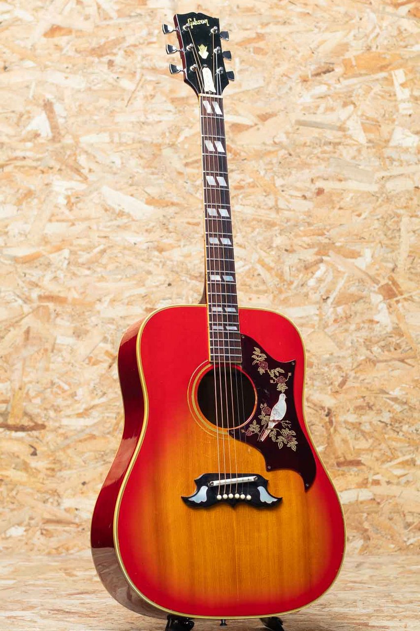 Gibson Dove 1969年　本物のヴィンテージ！ アコースティックギター 1969 Gibson Dove: Vintage Guitar at The Music Emporium