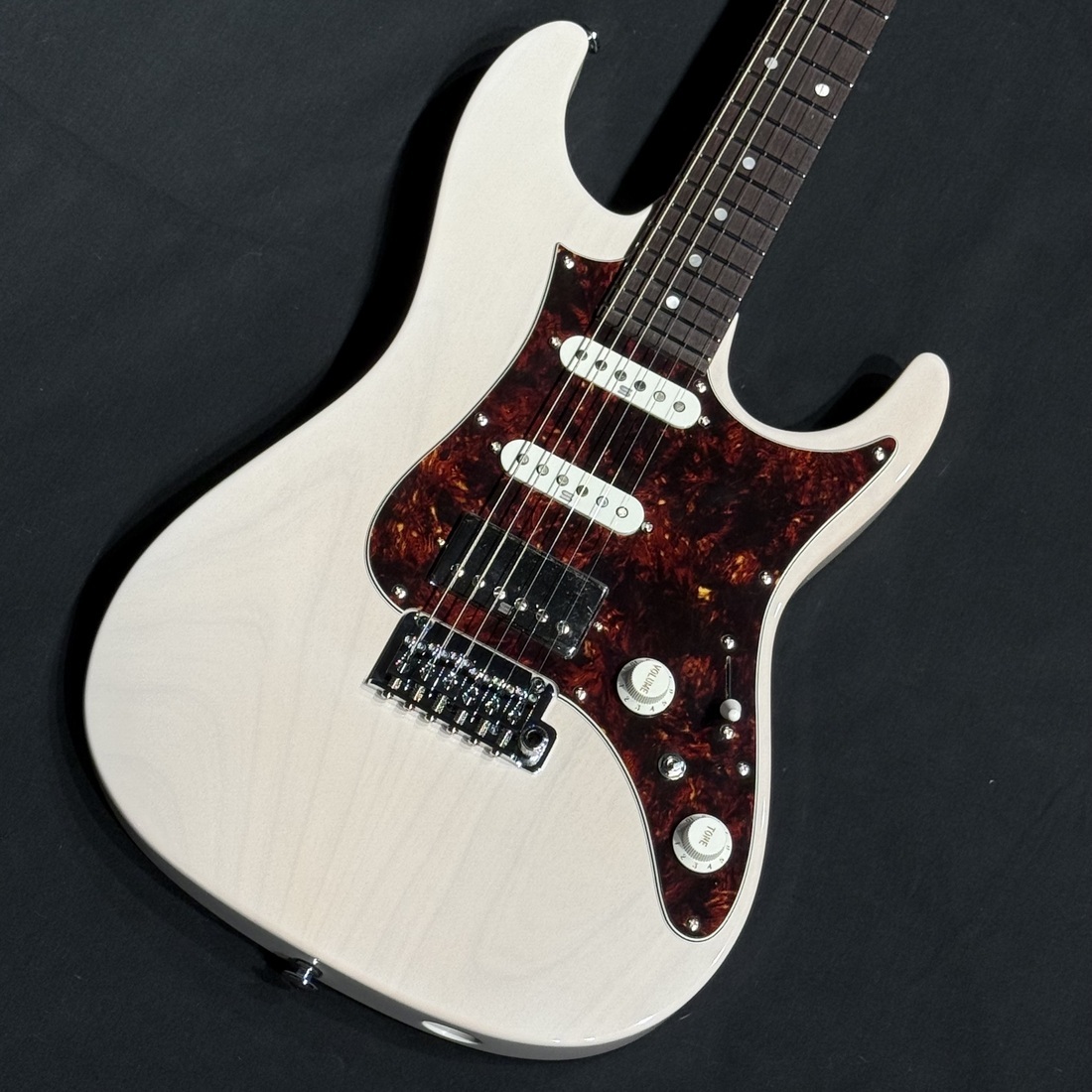 Ibanez AZ2204N AWD Antique White Blonde（新品特価）【楽器