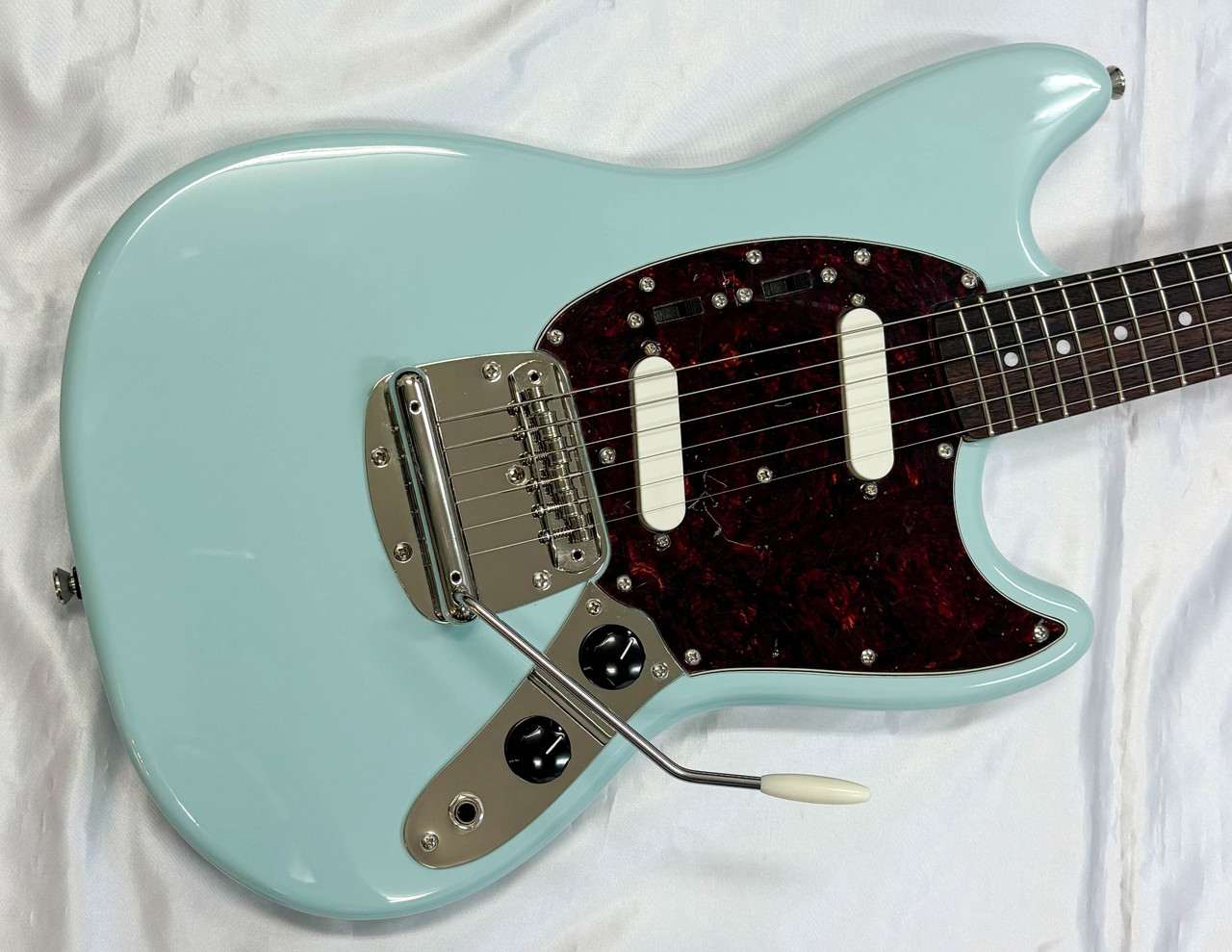 Squier Mustang エレキギター美品 Squier by Fender Classic Vibe '60s Mustang（中古）【楽器検索