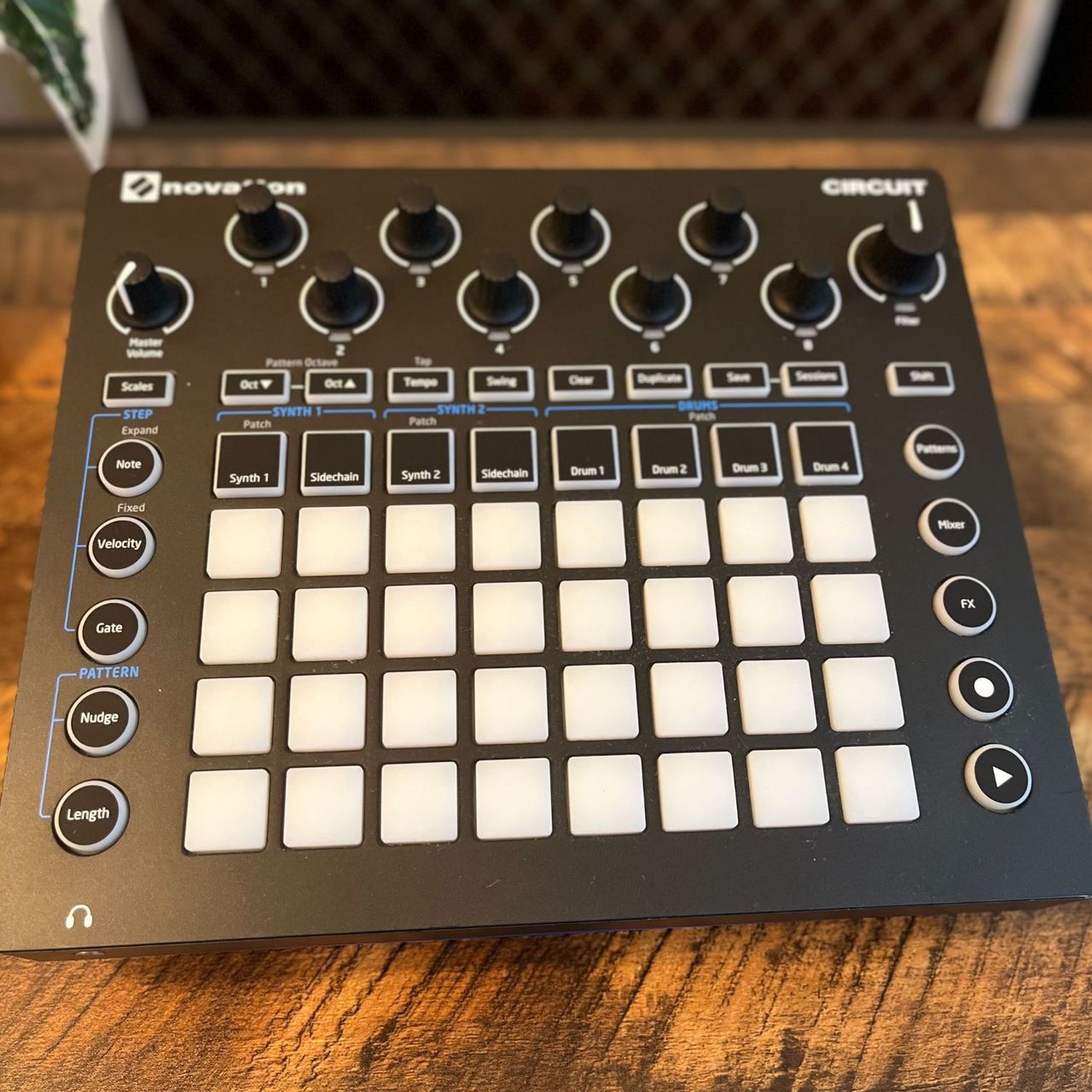 Novation Circuit サンプラー（中古/送料無料）【楽器検索デジマート】