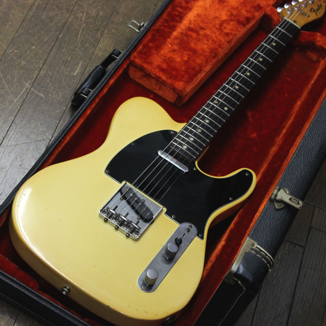 Fender Telecaster 1977년 제작 로즈 지판 펜더 텔레캐스터 올림픽 화이트입니다