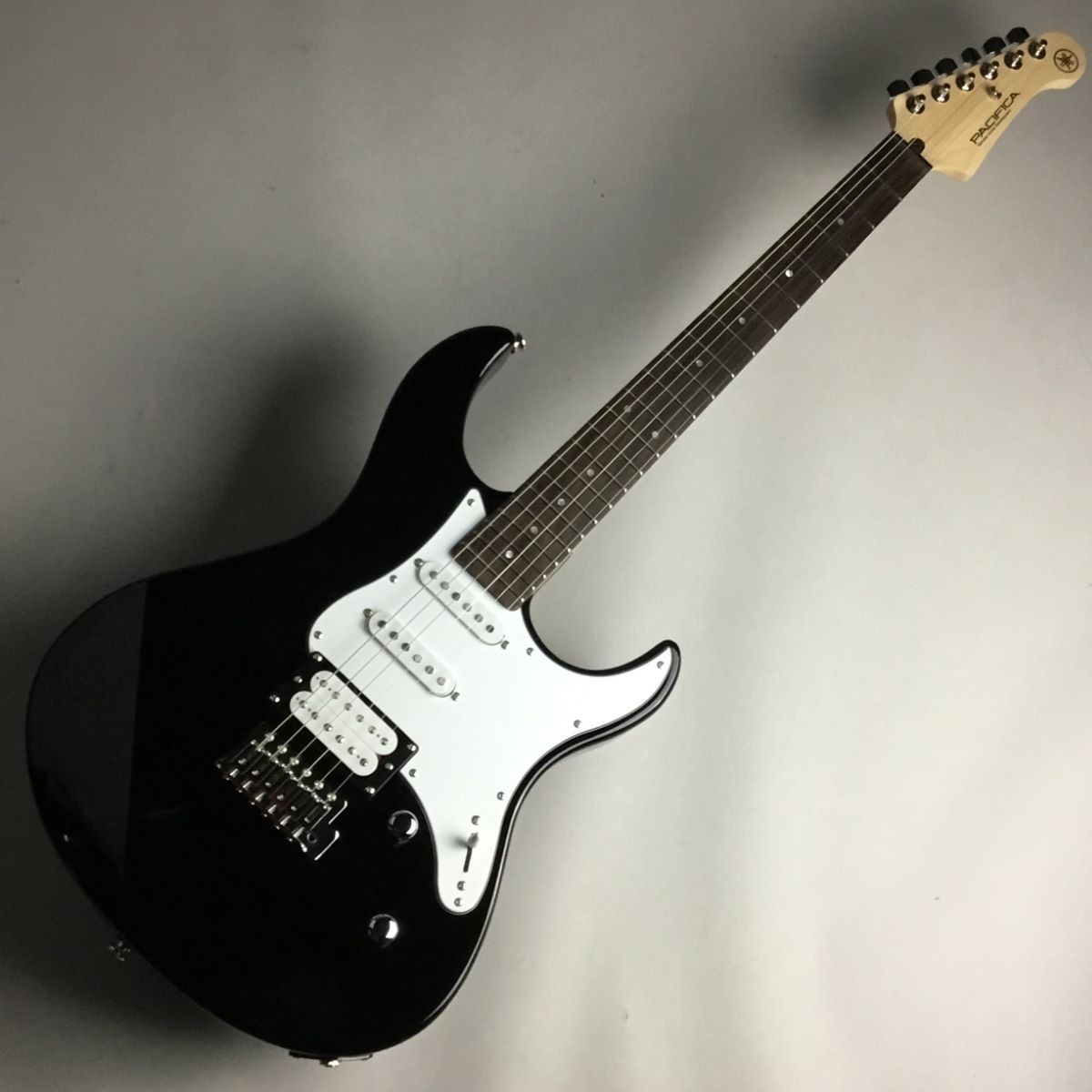 YAMAHA PACIFICA112V BL(ブラック) |現物画像（新品/送料無料）【楽器