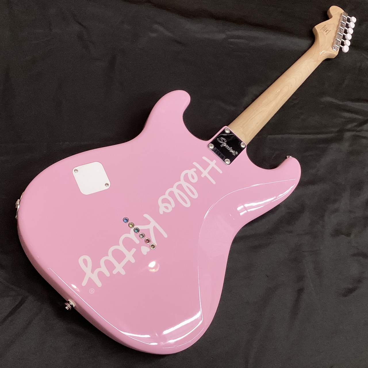 Squier by Fender Limited Edition Hello Kitty Stratocaster (スク