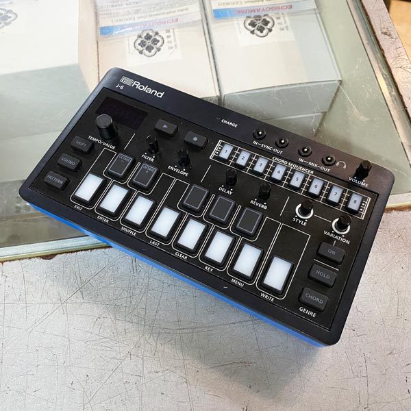 Roland AIRA Compact J-6 Chord Synthesizer（中古）【楽器検索