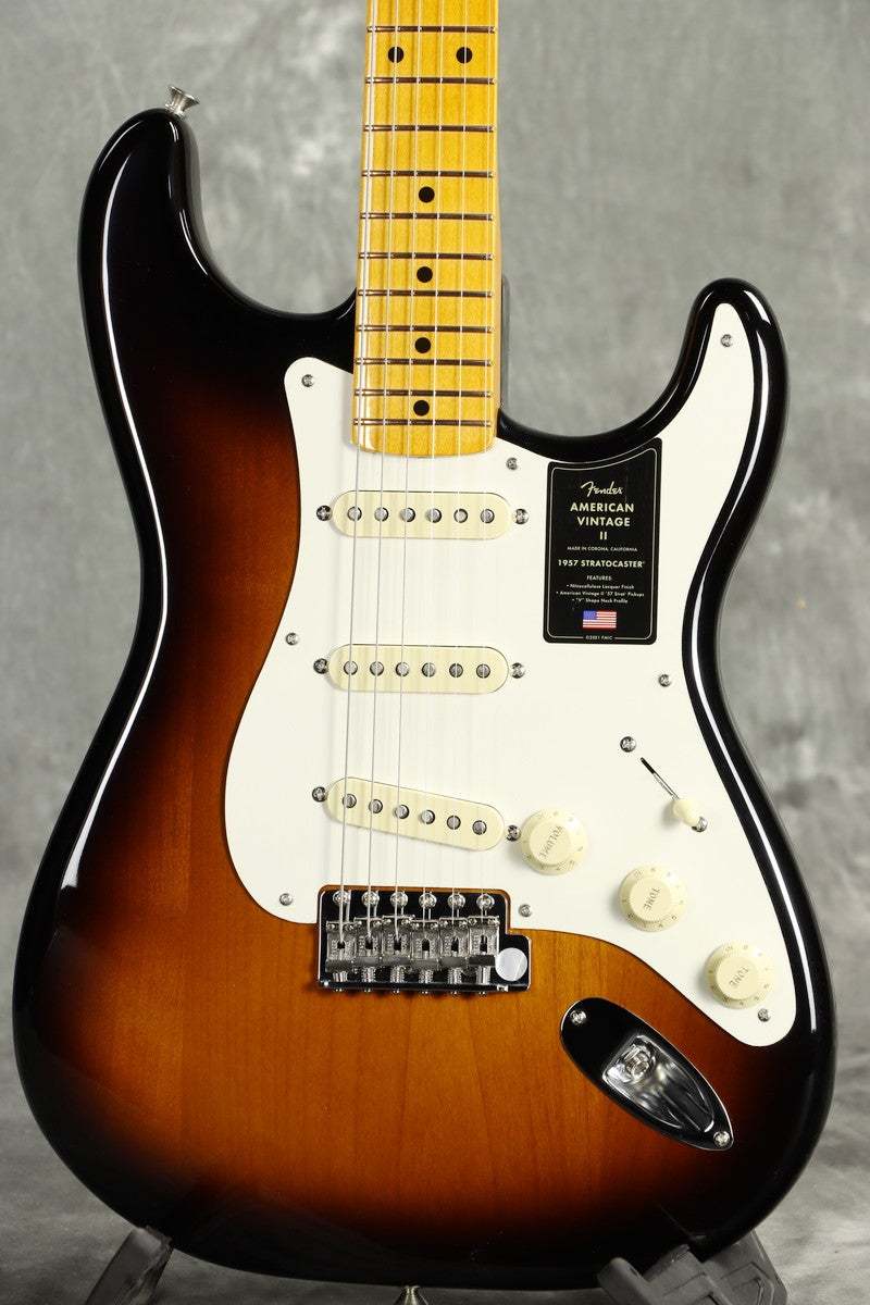 Fender American Vintage II 1957 Stratocaster Maple Fingerboard 2