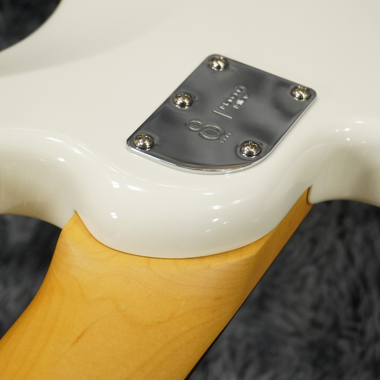 Sire Marcus Miller Z7 5-String AWH (Antique White) 【2025年製】【5