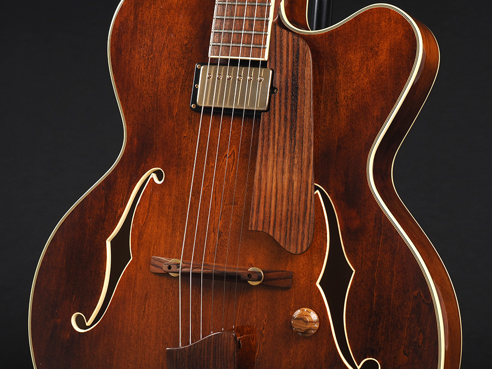 (中古美品)(入手困難)Eastman AR-804C アンティークレッド Eastman AR-805 Antique Red|ドルフィンギターズ
