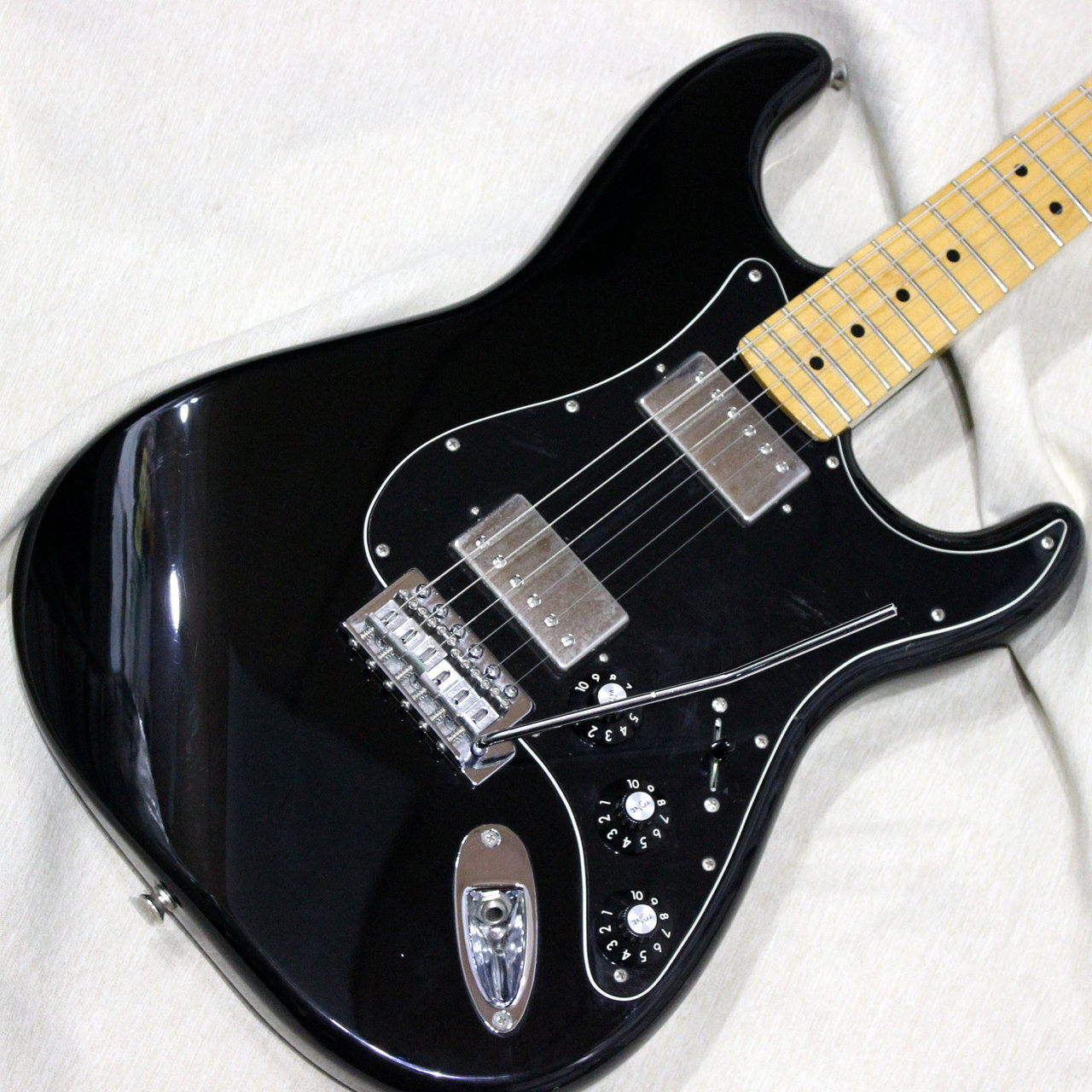 fender blacktop ストラトキャスター Fender Blacktop Stratocaster HH - YouTube