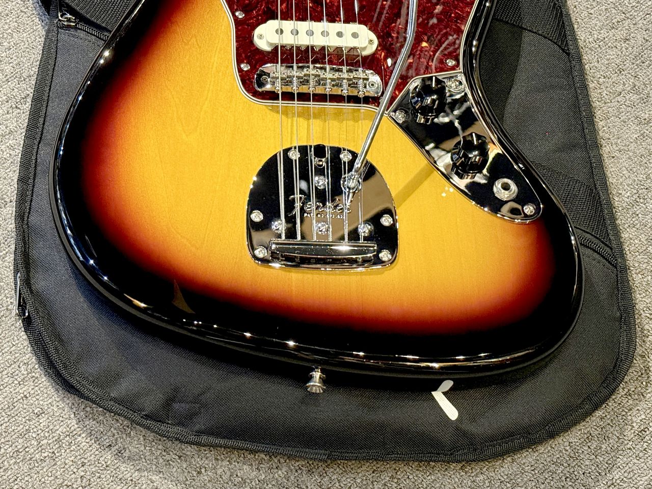 Fender Made in Japan Traditional 60s Jaguar（中古）【楽器検索 
