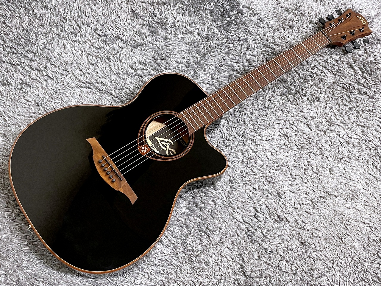 LAG Guitars T118ASCE-BLK AUDITORIUM SLIM CUTAWAY ELECTRO【エレアコ