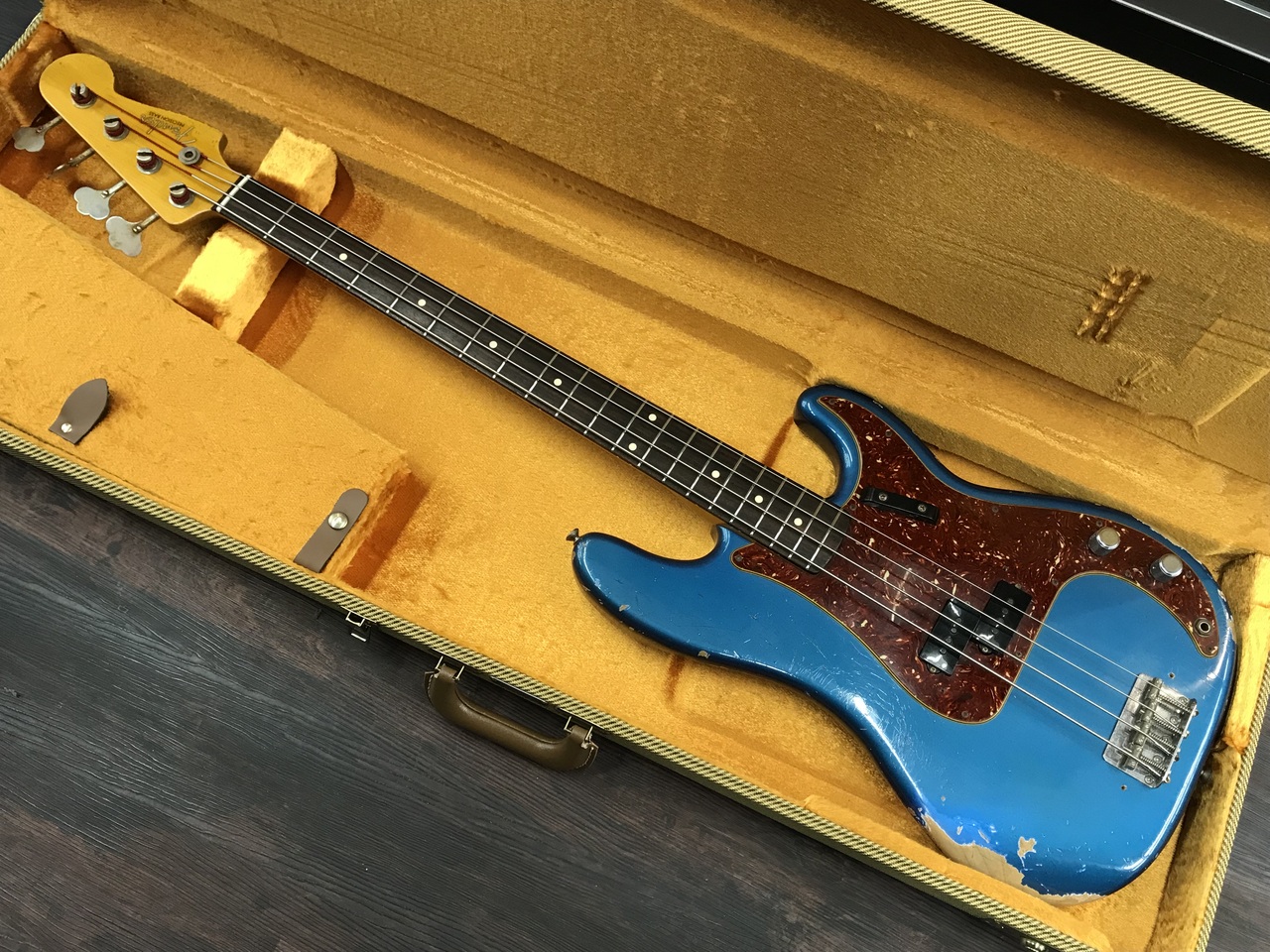 Fender Custom Shop 64 PRECISION BASS RELIC