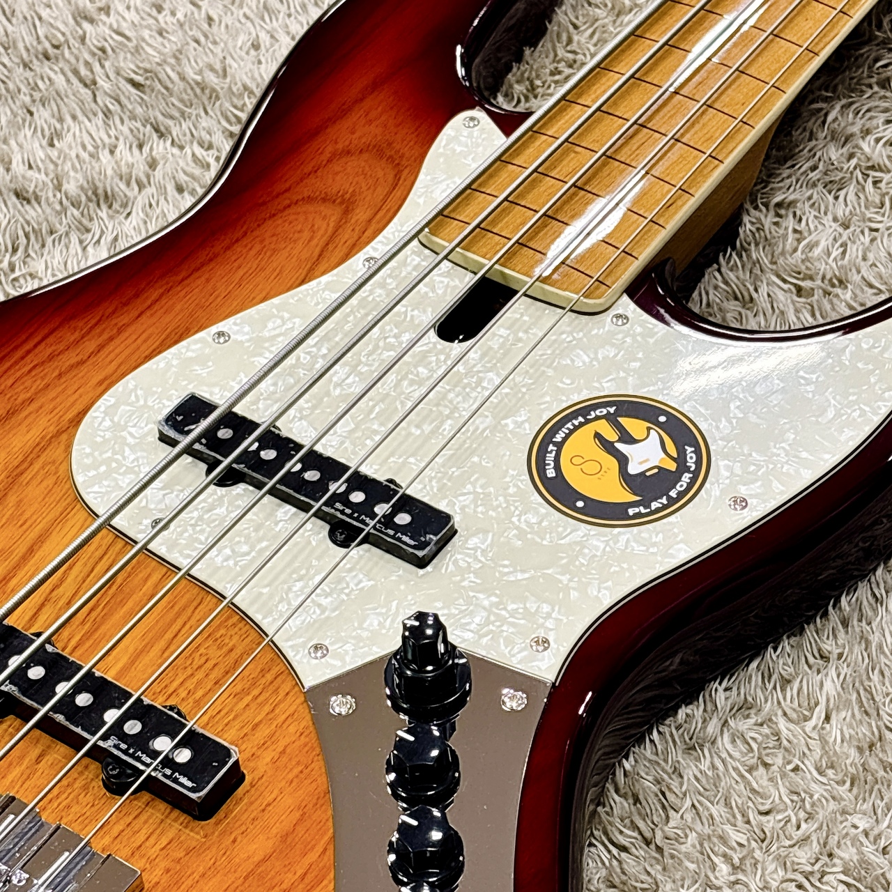 Sire Marcus Miller V8 5st FL / TS 【アクティブ5弦・フレットレス