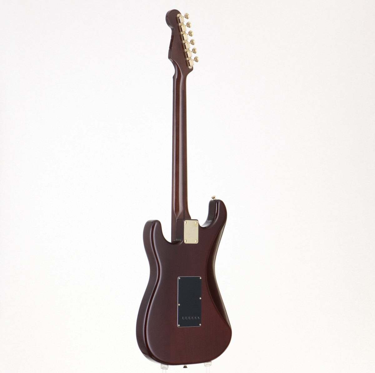 Fender FSR Traditional 60s Stratocaster Walnut Gold Hardware