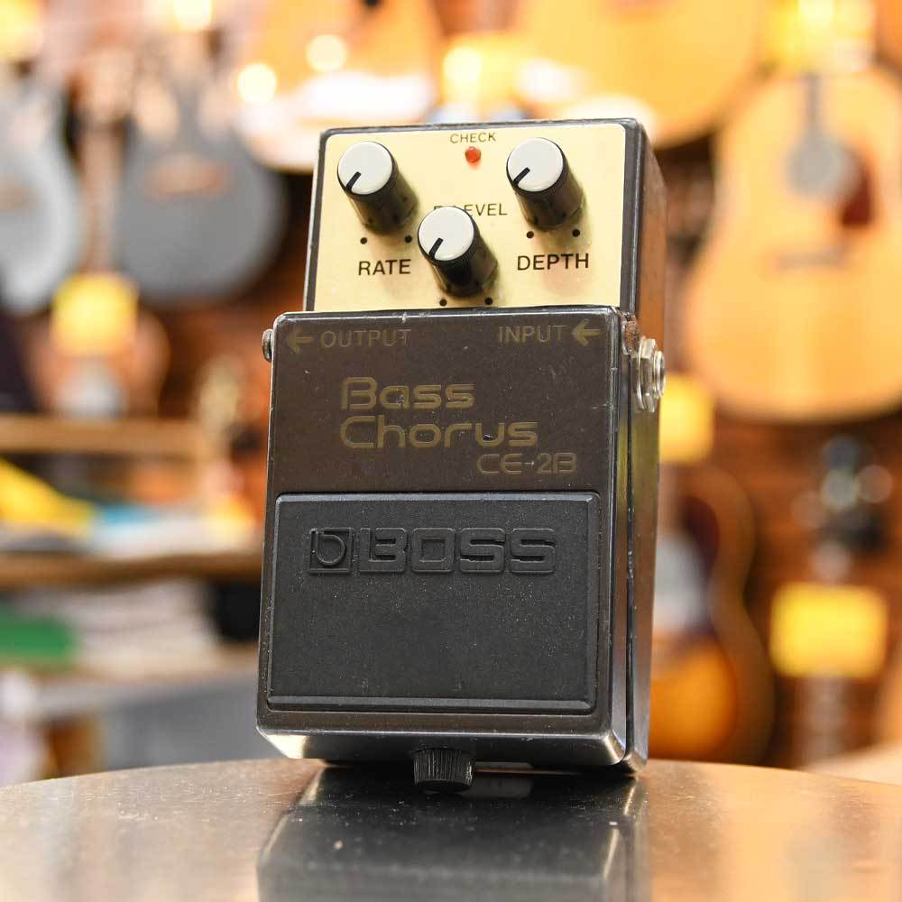 ベース BOSS BassChorus CE-2B Boss CE 2B Bass Chorus - Mojo Stompboxes - YouTube