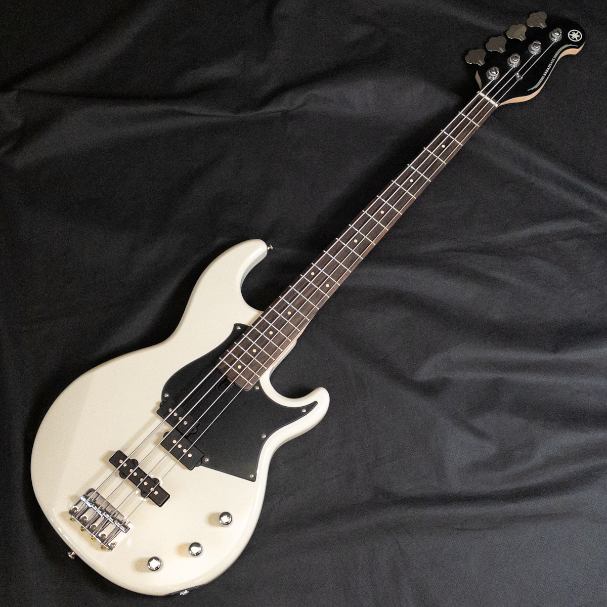 YAMAHA BB234ビンテージホワイト【ケース付き】　7/29値下げしました YAMAHA BB234ビンテージホワイト【ケース付き】 7/29値下げしました