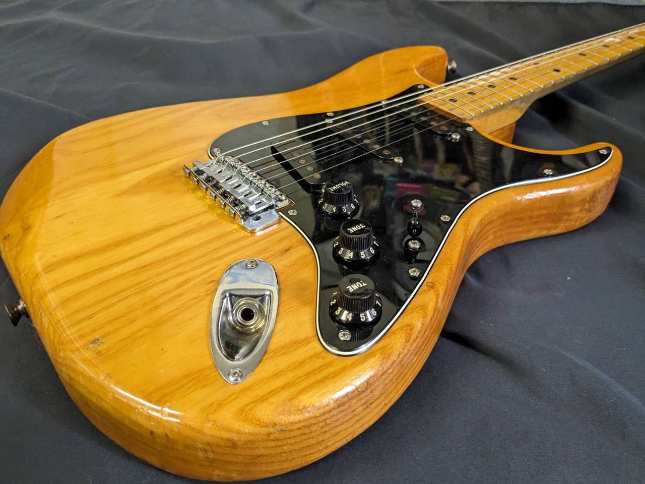 Fender Stratocaster Natural 79年（ビンテージ）【楽器検索デジマート】