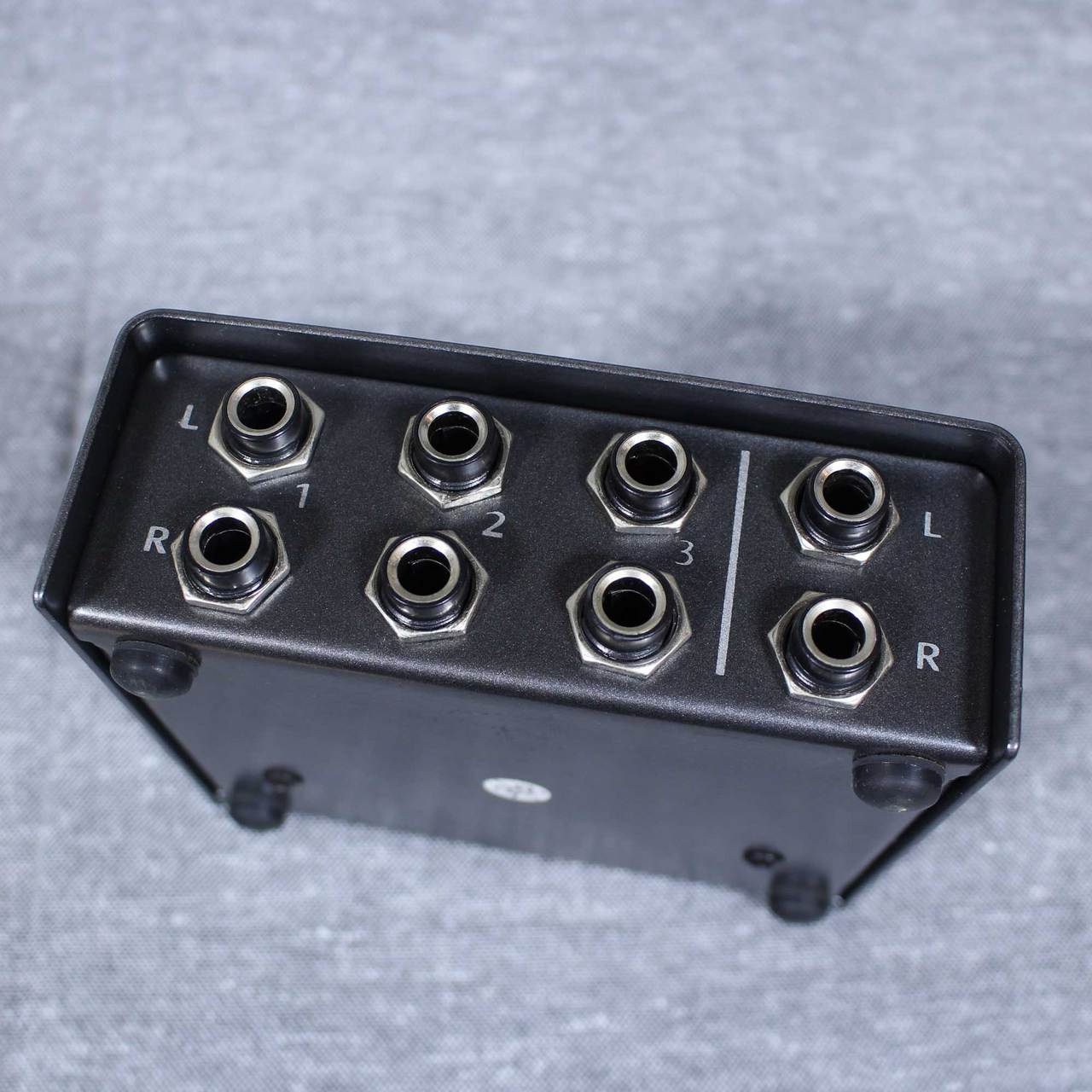 Hosa SLW-333 Passive Stereo Monitor Switcher | Sweetwater