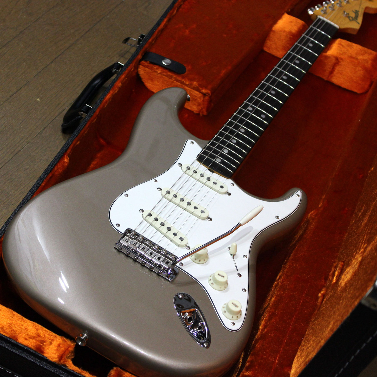 Fender American Vintage II 1965 Stratocaster Shoreline Gold ローズ
