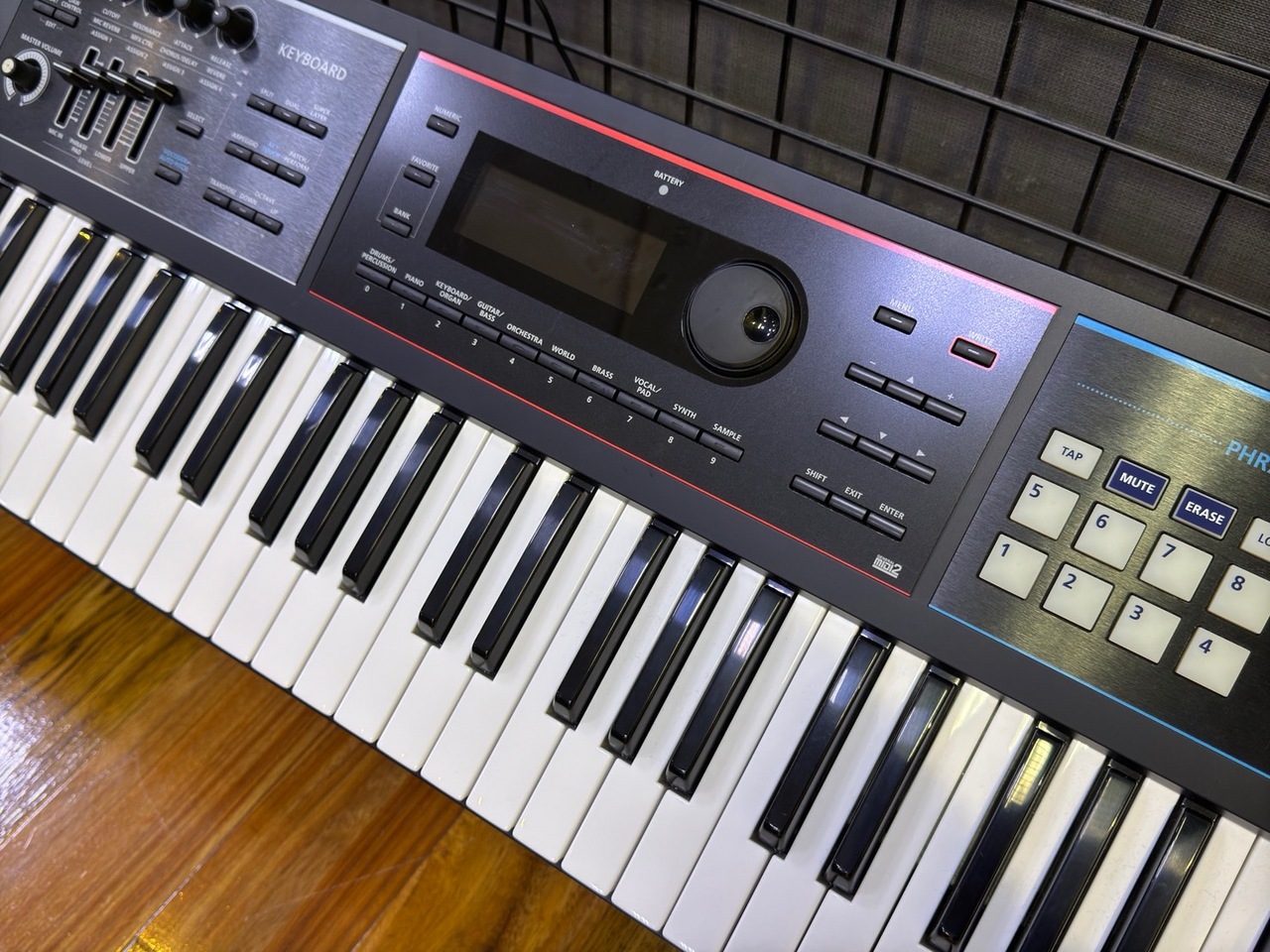 Roland 【アウトレット】JUNO-DS76 76鍵盤JUNODS76【店頭展示入替えの為】