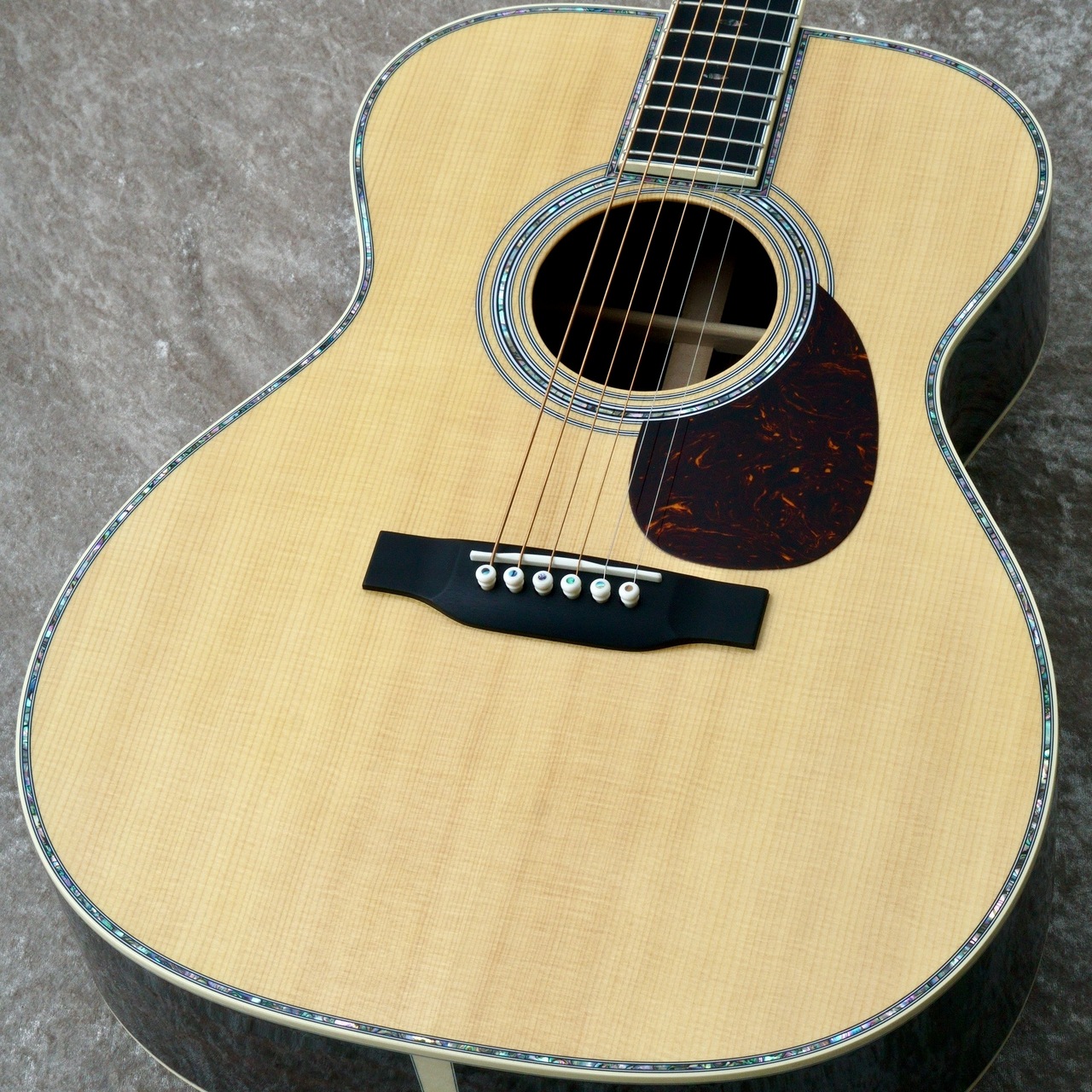 Martin OM-42 Standard #2987386 【現物動画あり】【力強い杢目】【48