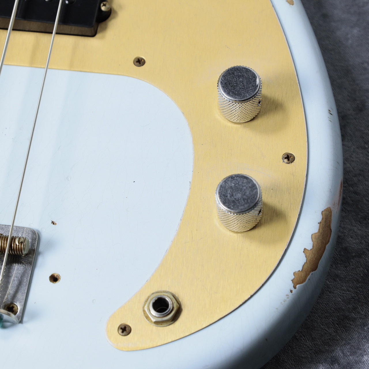 古そうなプレシジョンベース 1958 Fender Precision Bass Sunburst - ヴィンテージギター