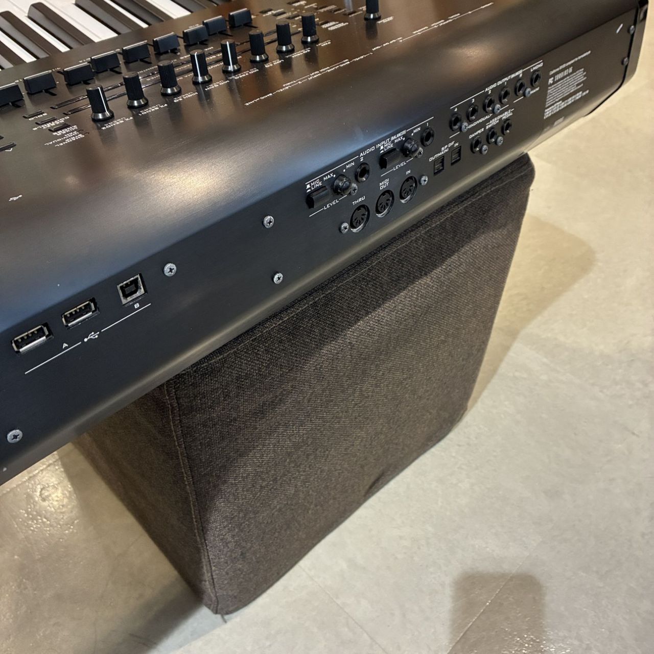 KORG KRONOS X-73【73鍵】【RH3鍵盤】【シンセサイザー】（中古/送料