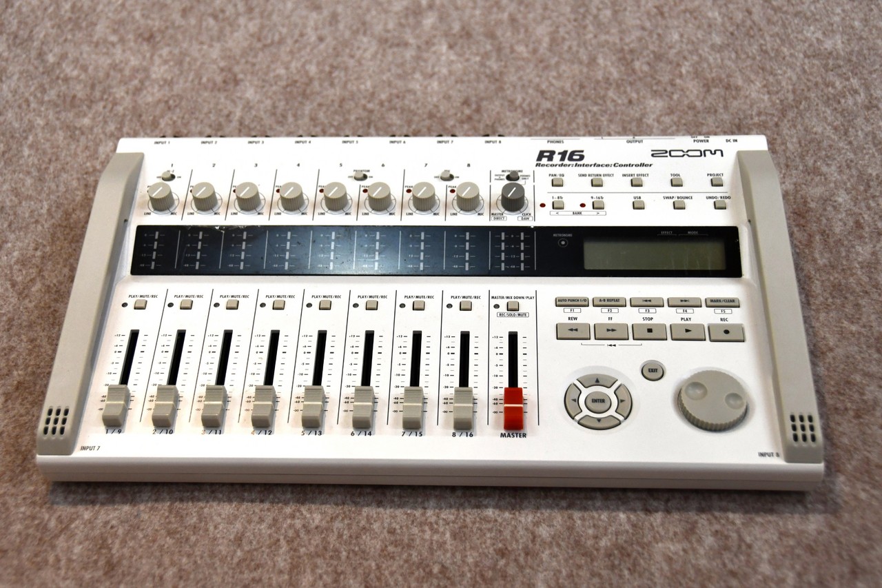 ZOOM R16 Multitrack Recorder（中古）【楽器検索デジマート】