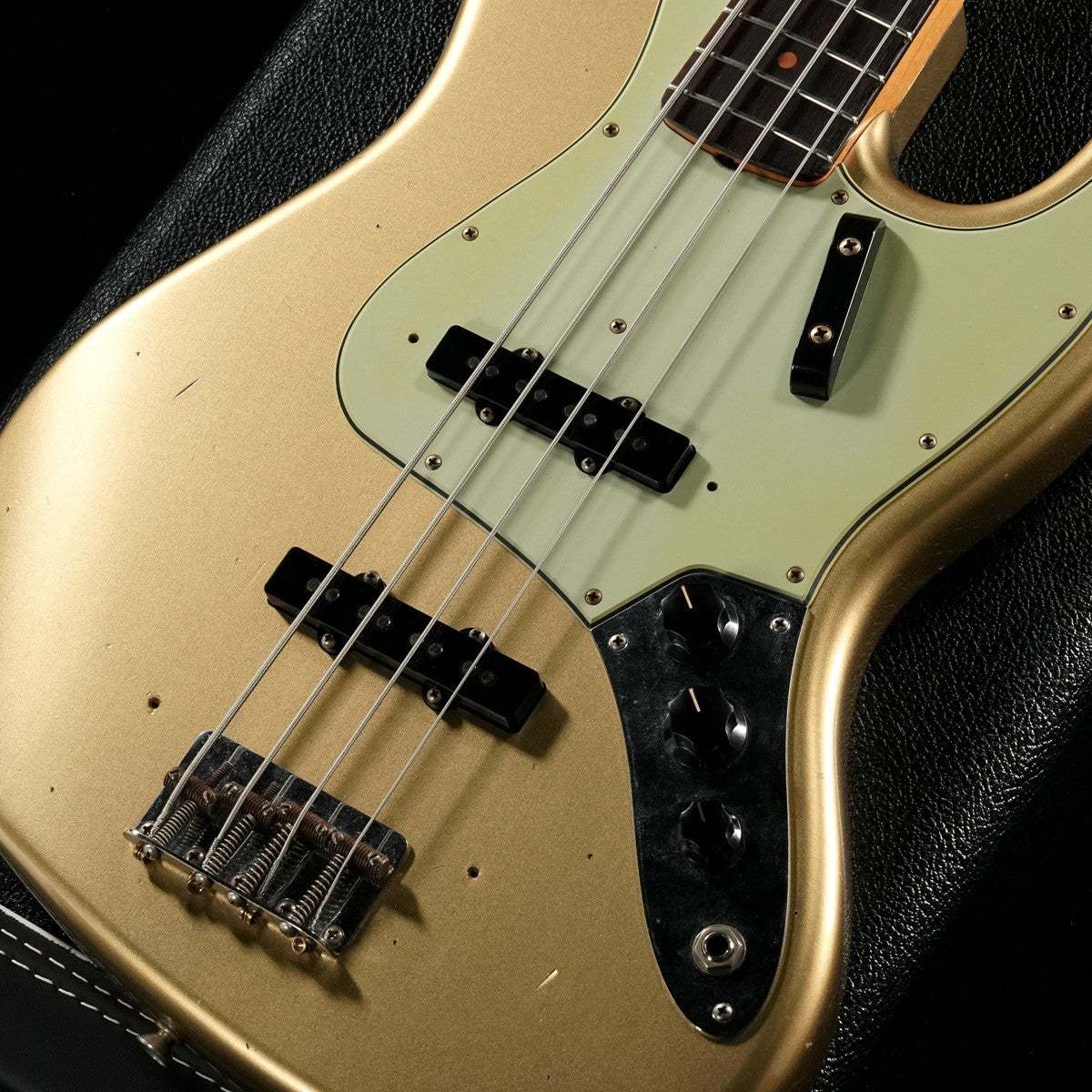 Fender Custom Shop 1963 Jazz Bass Journeyman Relic Aged Aztec Gold