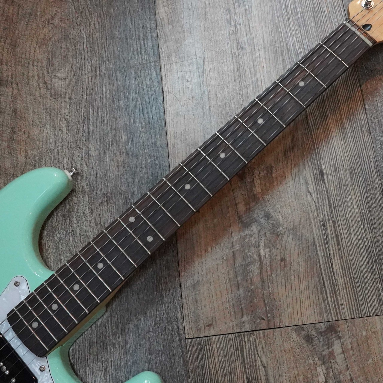 Squier by Fender FSR Affinity Series Stratocaster H HT
