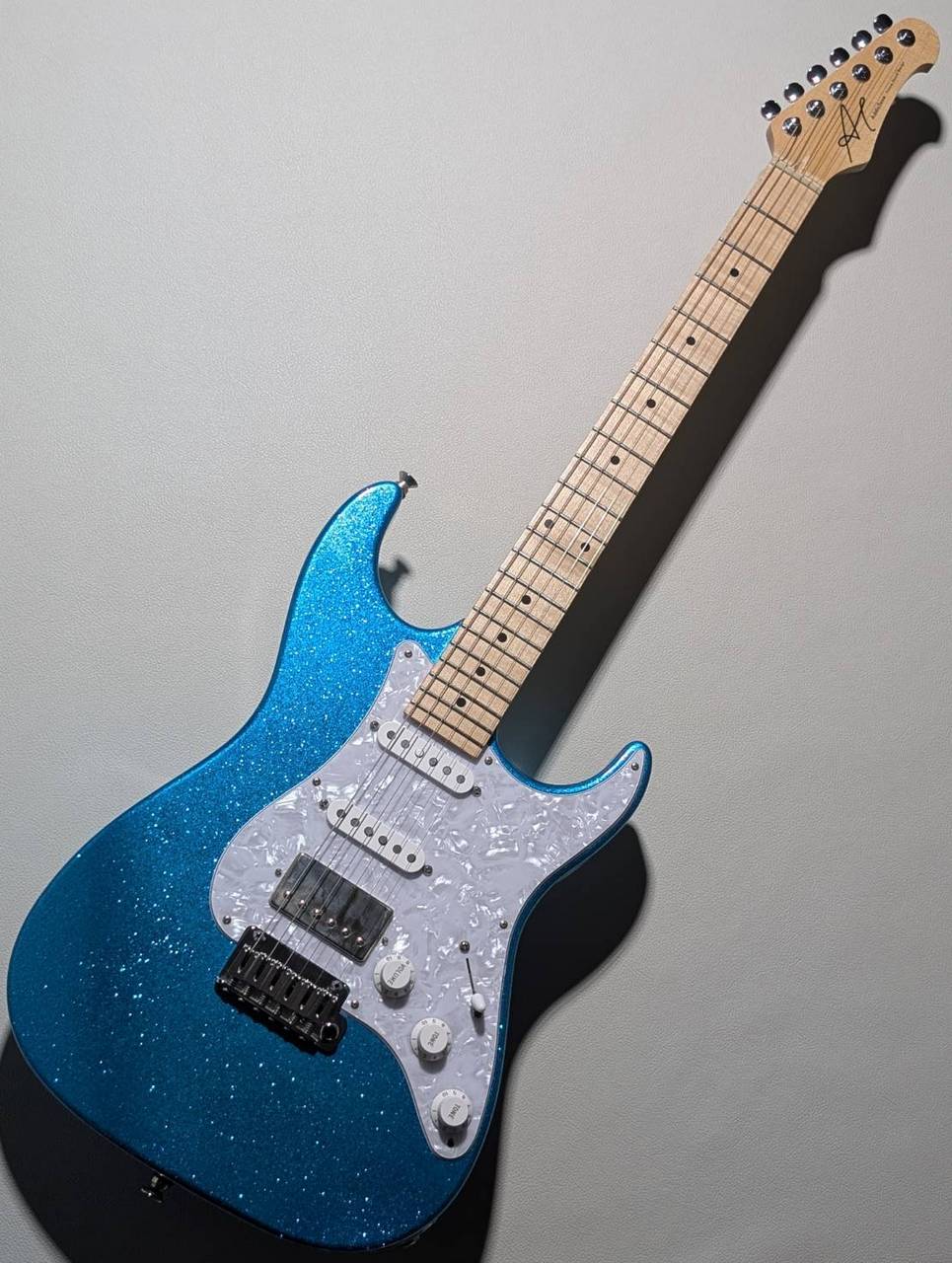 Addictone Classic Modern Stratocaster Type -Blue Sparkle-【3.67