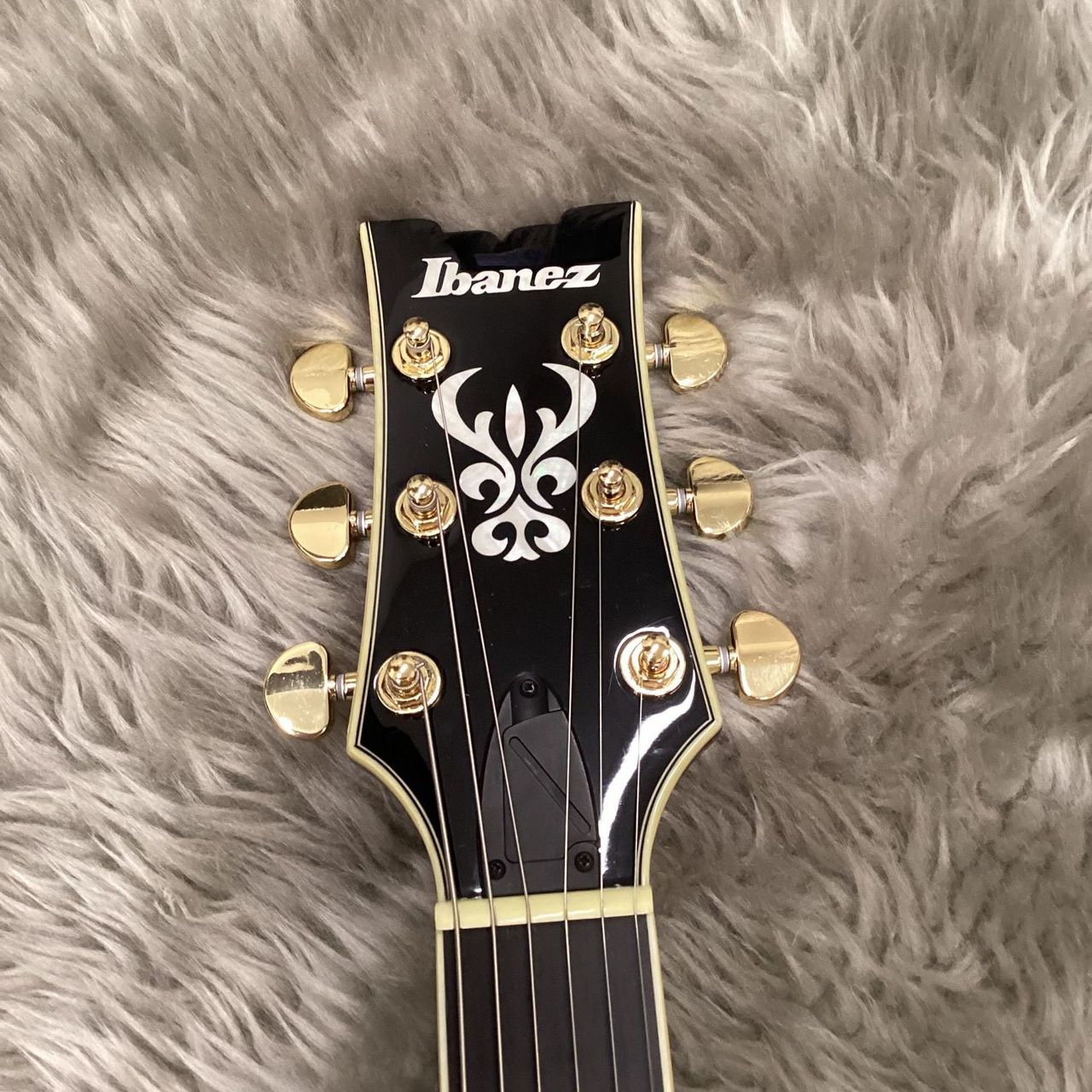 ギター Ibanez / AMH90QM-TBL Ibanez AMH90QM TBL フルアコギター アイバニーズ 【島村楽器