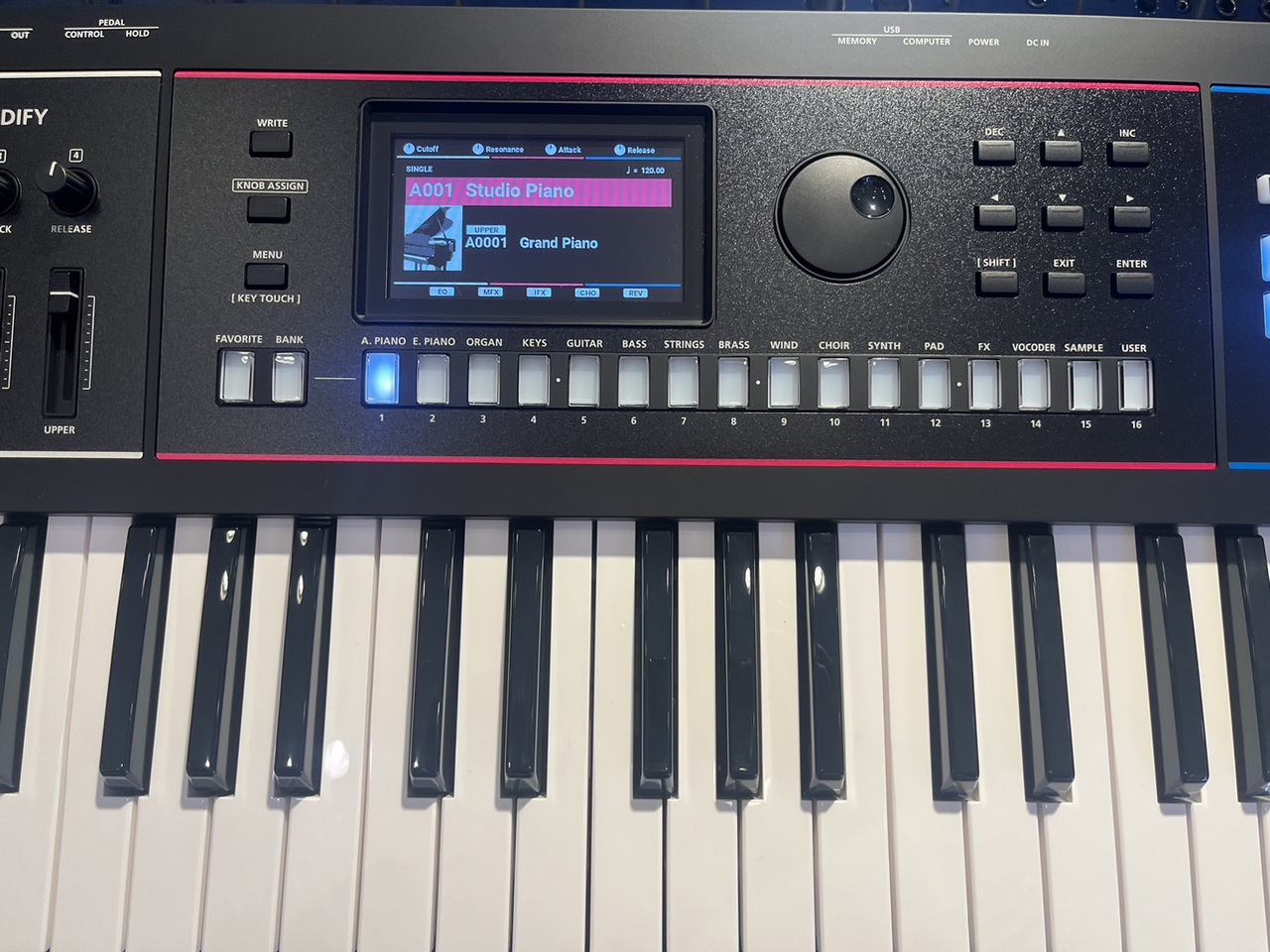 Roland 【新品箱在庫・即納品可能】 Roland JUNO-D6 61鍵盤 シンセサイザー（新品/送料無料）【楽器検索デジマート】