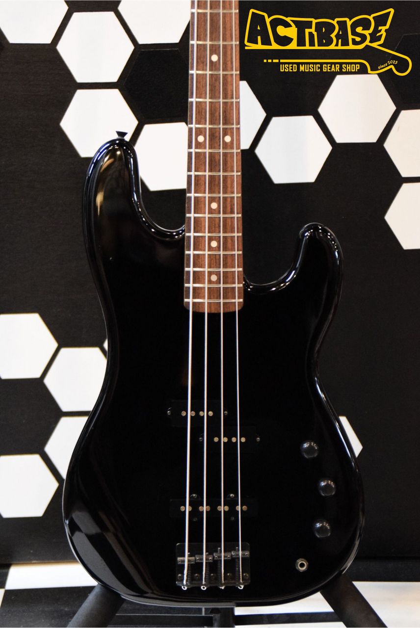 得価人気SALE【山田義広様専用】Fender JAPAN ジャズベ 電気系統新品 ベース
