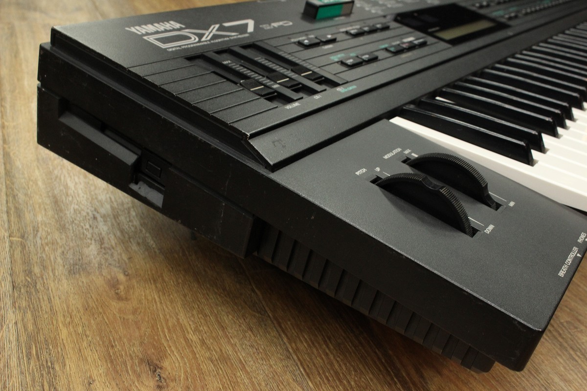 YAMAHA DX7II-FD 【キーボードマート新宿】【新宿店】（中古/送料無料