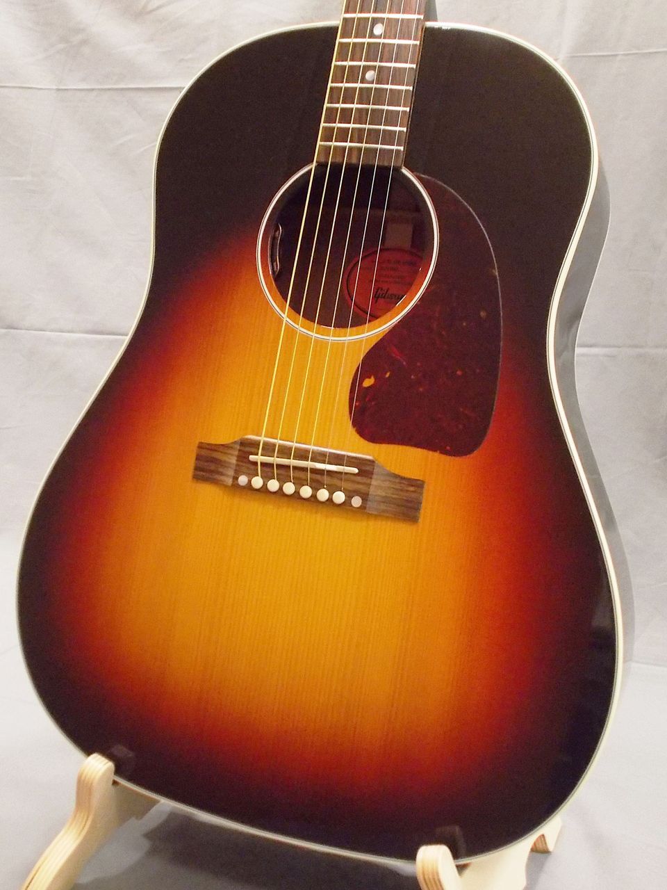 Gibson J-45 Standard Red Spruce Tri Burst（新品）【楽器検索