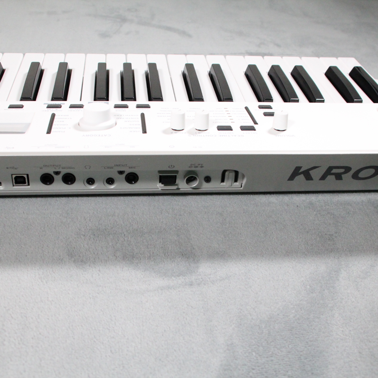 定形外発送送料無料商品 KORG TRITON RACK【アウトプット出力不良