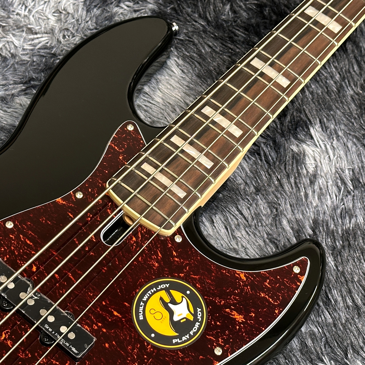 SIRE V7-4st 2nd ベース Marcus Millre Sire - Marcus Miller V7 2nd Gen Alder 4-String - Black