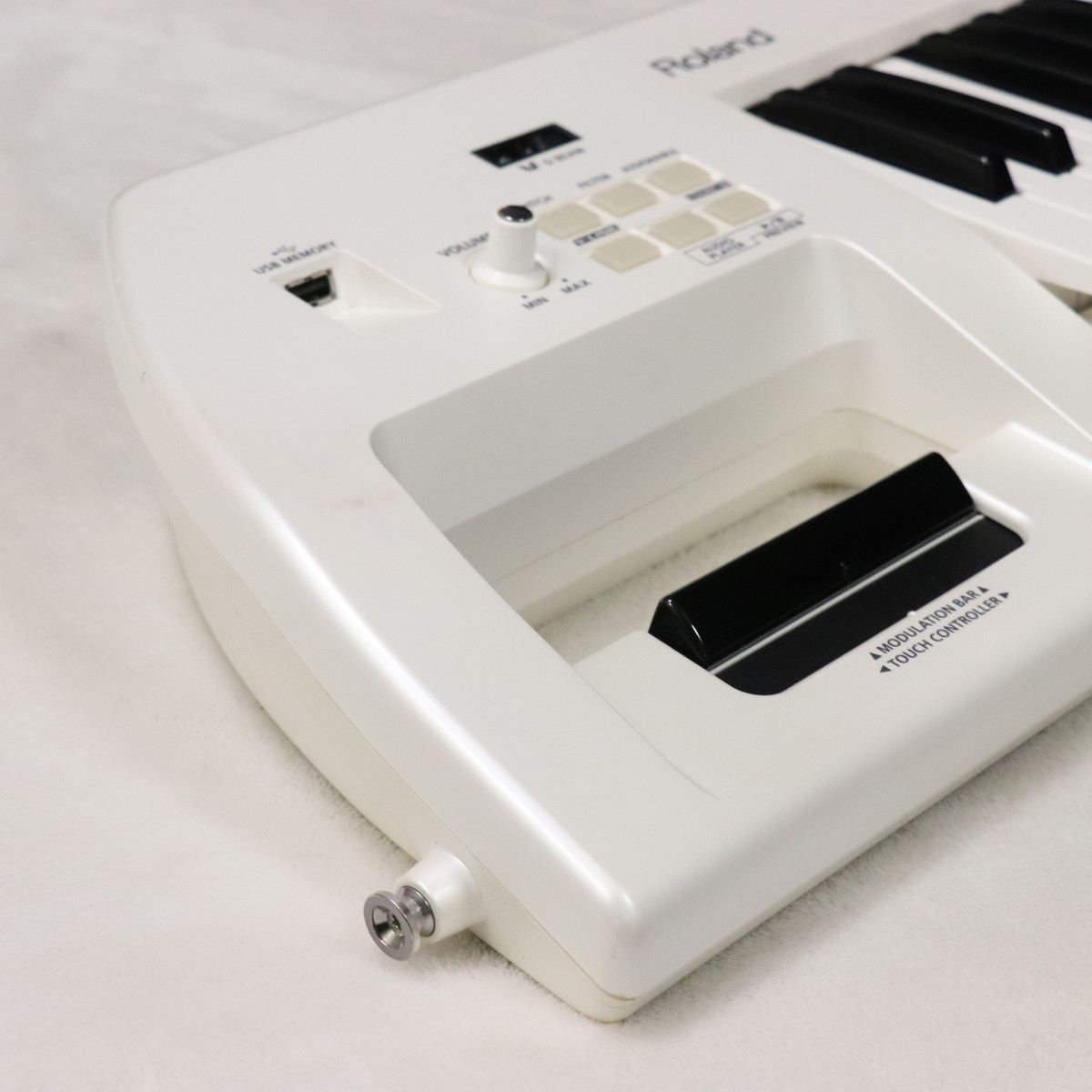 Roland AX-09 WH 【梅田店】（中古/送料無料）【楽器検索デジマート】